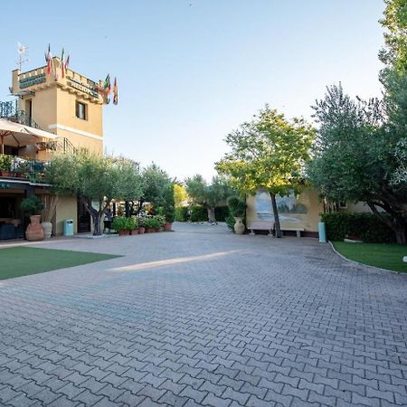 Heliopolis Camping & Village Pineto Bagian luar foto