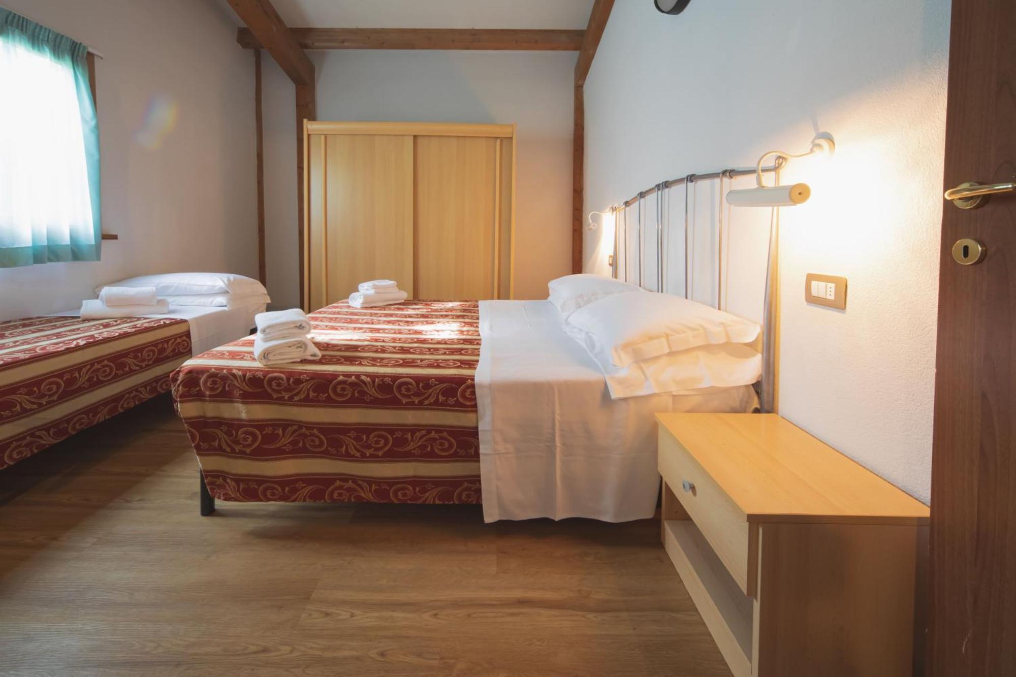 Heliopolis Camping & Village Pineto Bagian luar foto