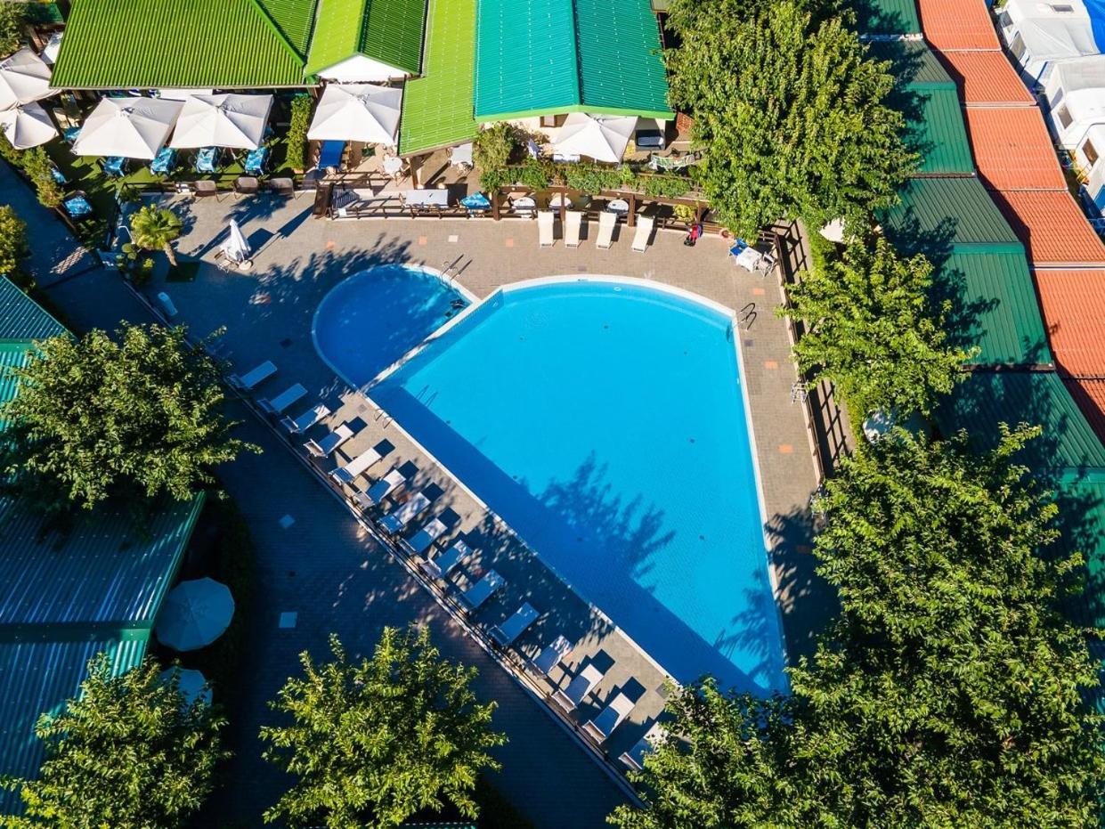 Heliopolis Camping & Village Pineto Bagian luar foto